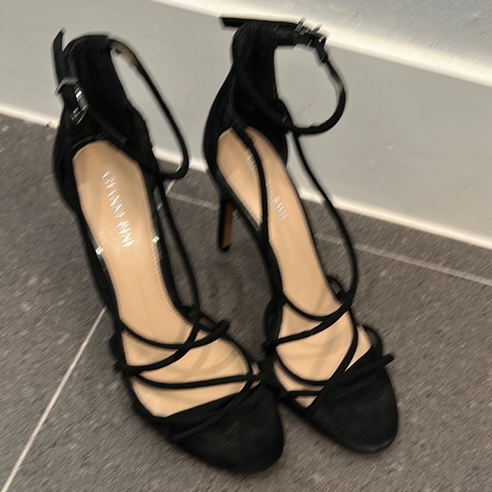 Giani Bini Black Strappy Sueded Heels